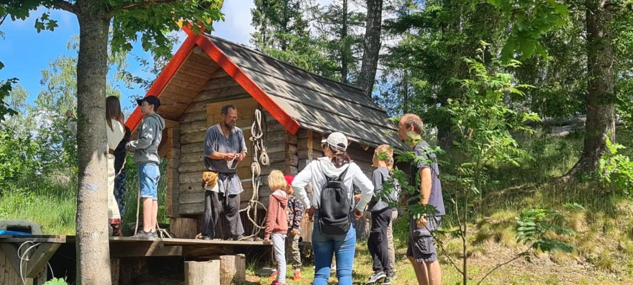 Vittfarnas Hird Vikingaby Bed and Breakfast Sosdala Eksteriør billede